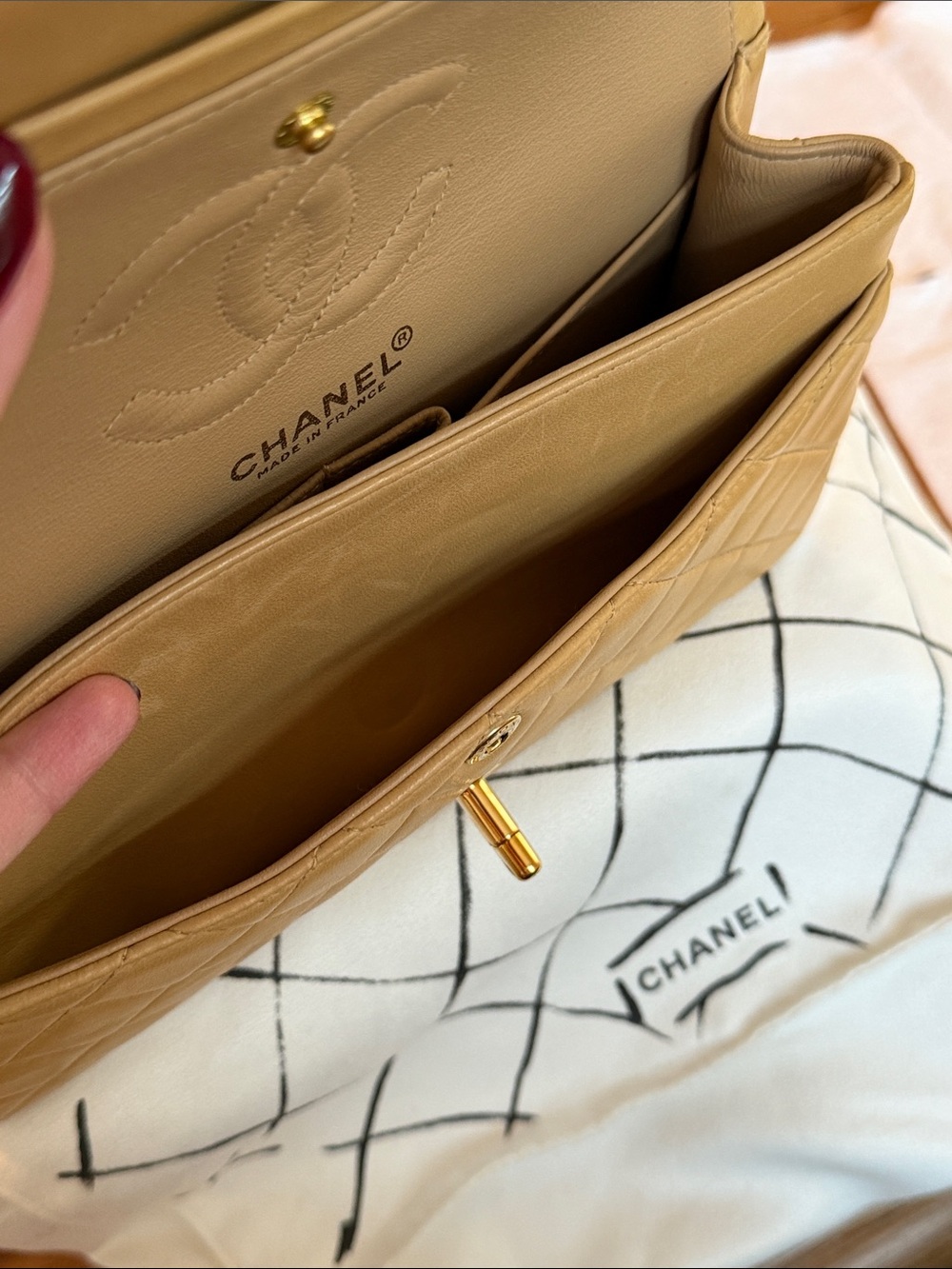 CHANEL Small Classic Vintage Double Flap Beige Quilted Lambskin with Gold Plated - Picture 9 of 16